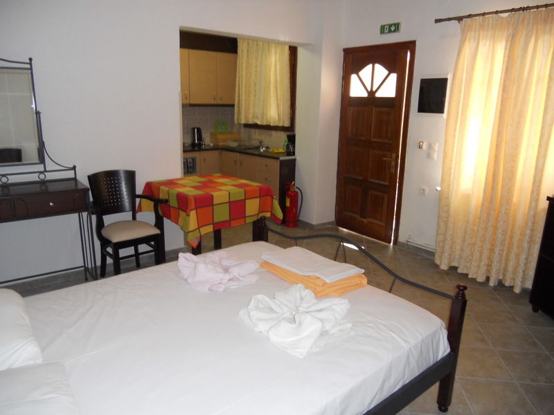 Nadia Apartments Molyvos 外观 照片